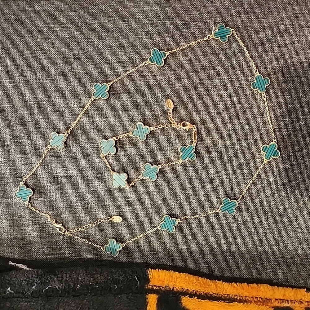 Clover Necklace and Bracelet Set